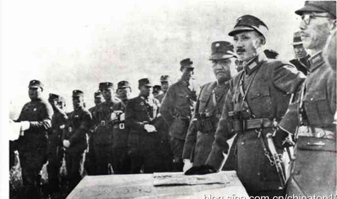 ‘开云电竞app下载安装’美因茨中场膝盖撞对手裆部 膝关节错位反转90度(图2) 开云电竞